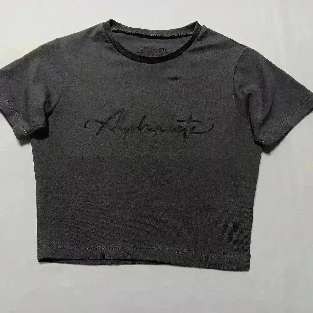 Alphalete Short sleeve Crop shirt.  Ladies size xs. NWT